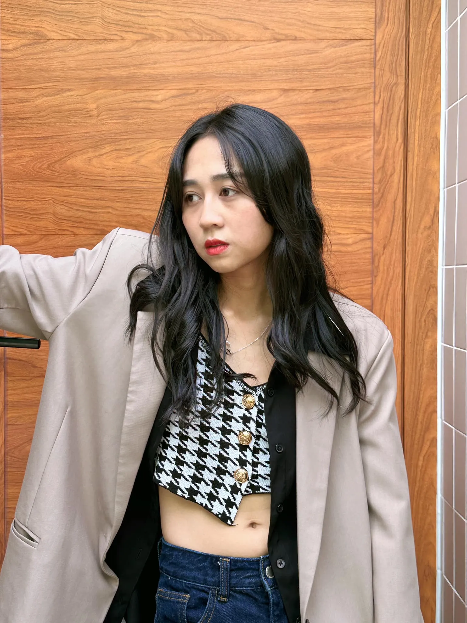 tiktoker-haha-mua-xe-tien-ty-lam-giang-vien-o-tuoi-30-1