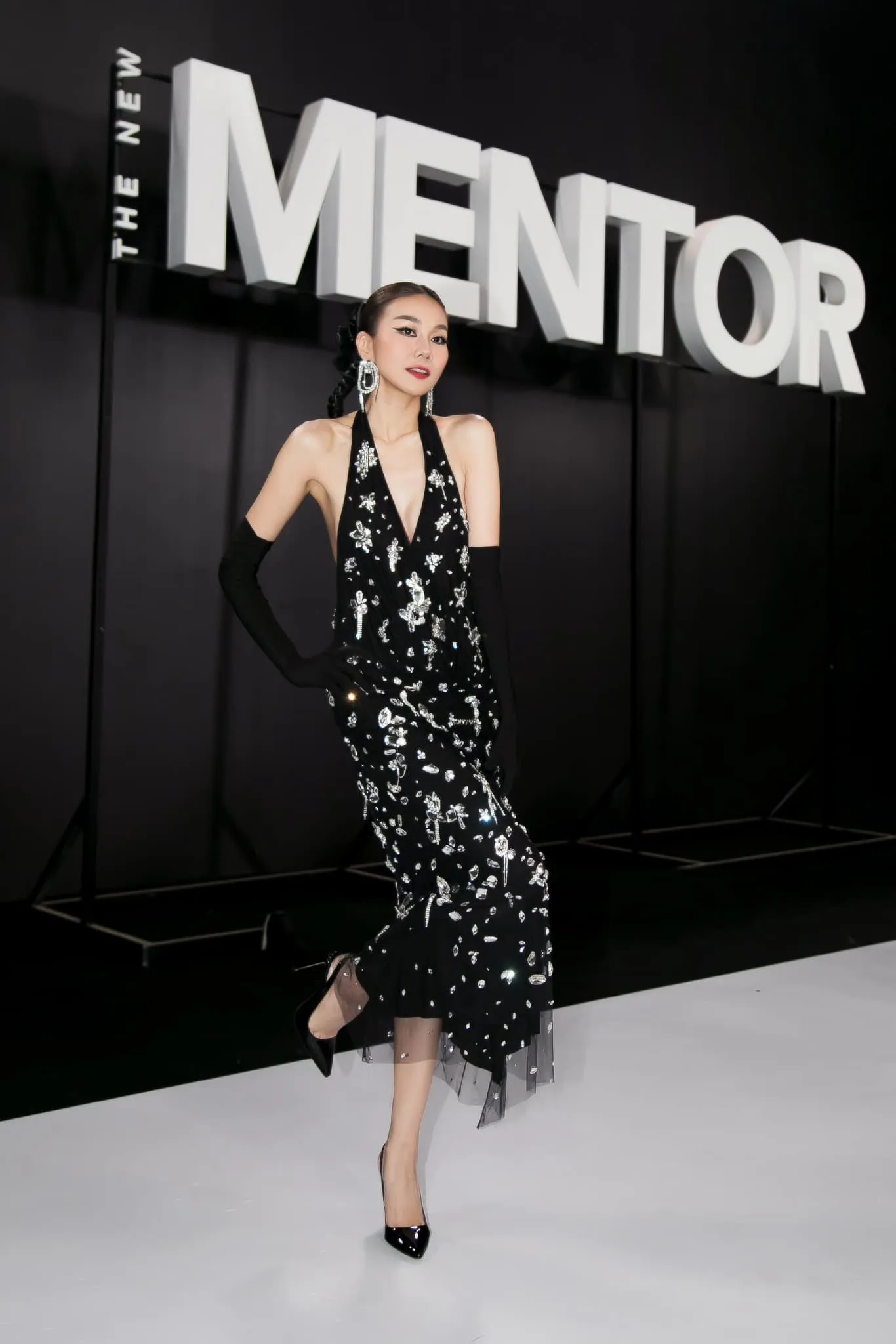 huong-giang-thue-ve-si-vi-so-ho-ngoc-ha-giat-toc-gia-5