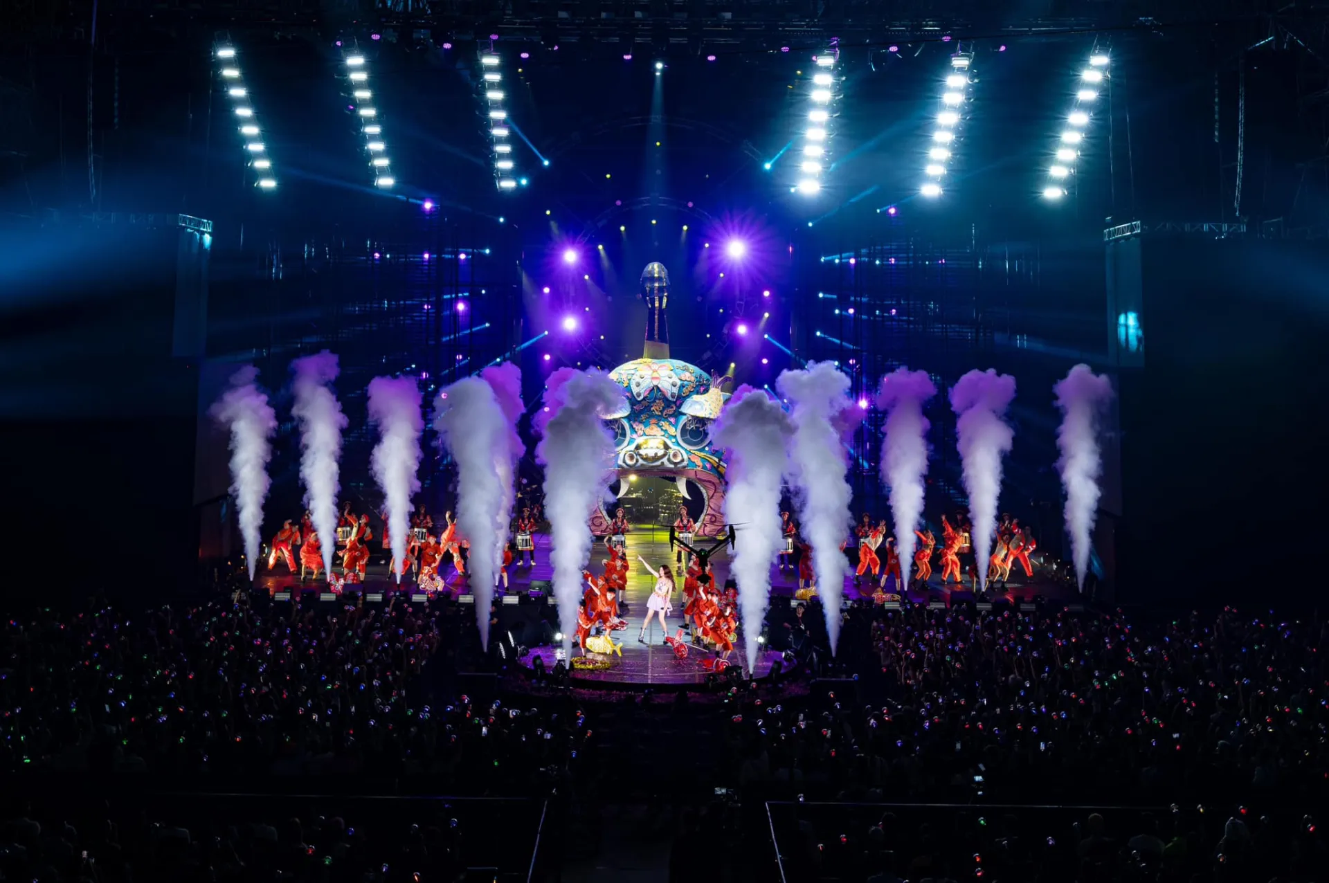 hoang-thuy-linh-mat-ngu-khi-quay-phim-va-lam-concert-2