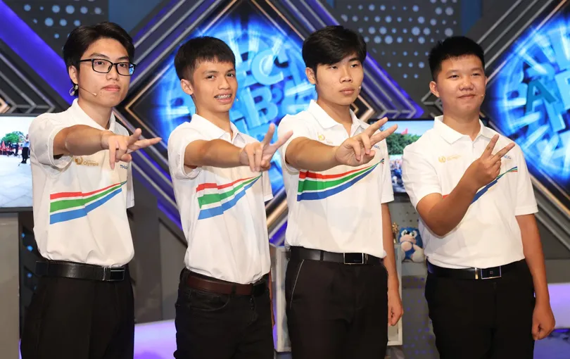 quan-quan-olympia-nam-2023-doi-vong-nguyet-que-ap-luc-nhu-doi-vuong-mien-hoa-hau-2