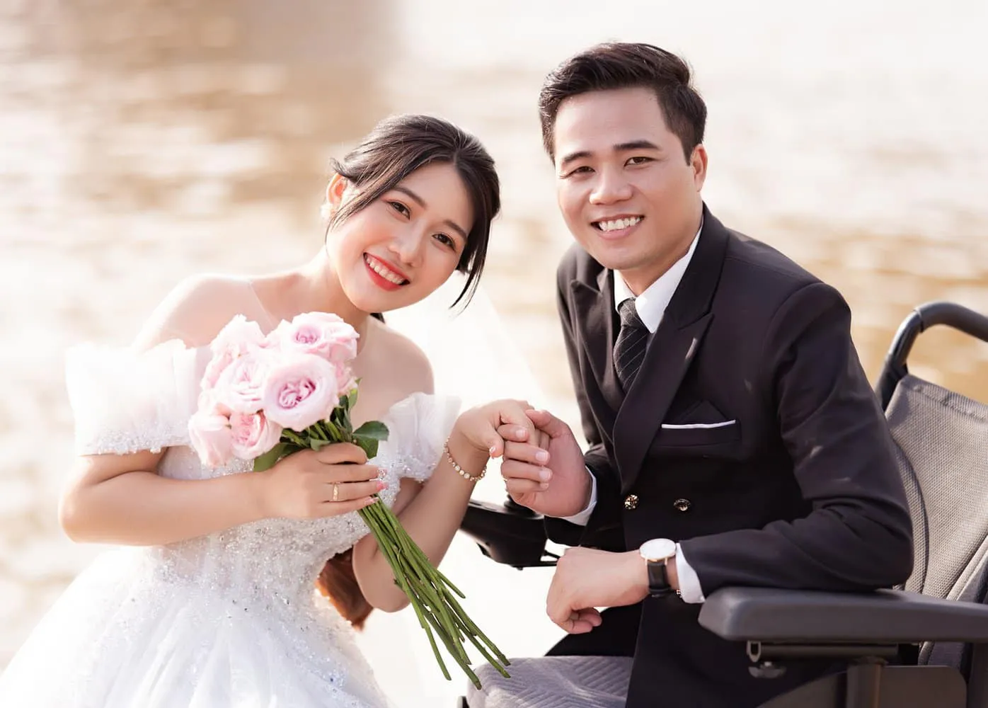 cuoc-song-cua-chang-khong-chan-to-dinh-khanh-sau-1-nam-lay-vo-7