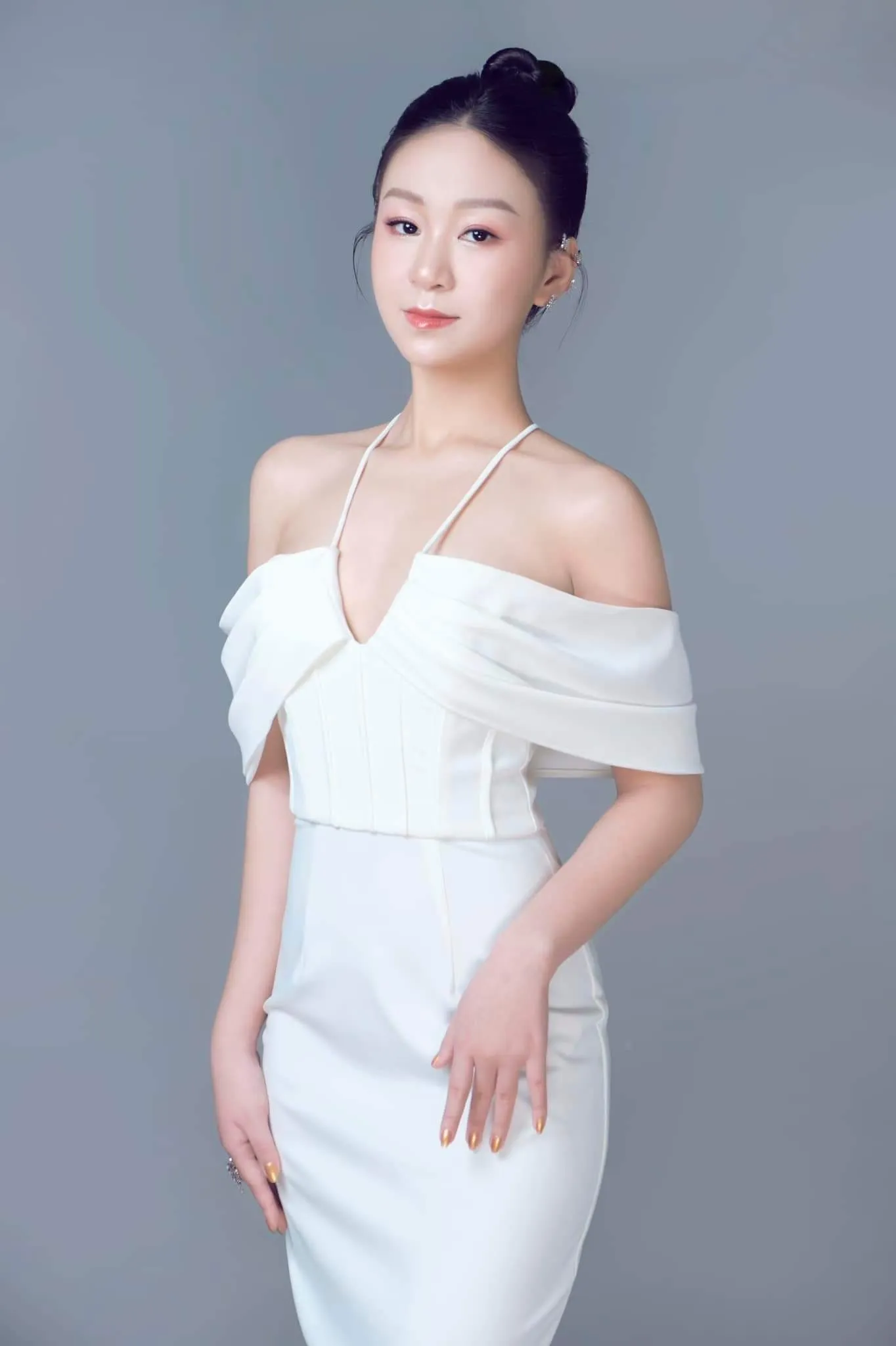 ho-yen-nhi-a-khoi-ao-dai-viet-nam-2022-la-ai