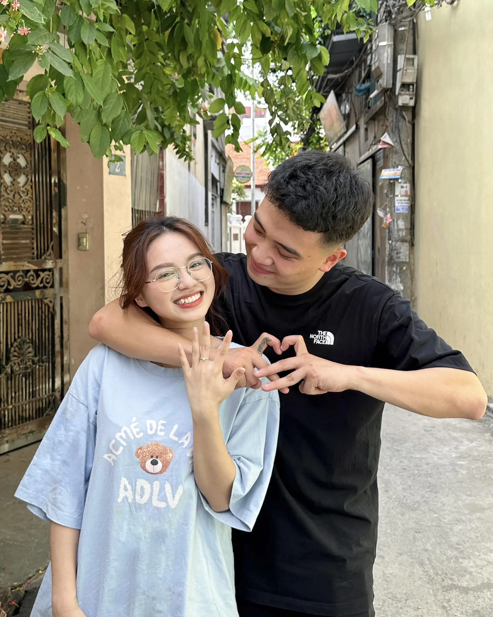 ha-ma-tau-duoc-ban-trai-cau-hon-chuan-bi-len-xe-hoa