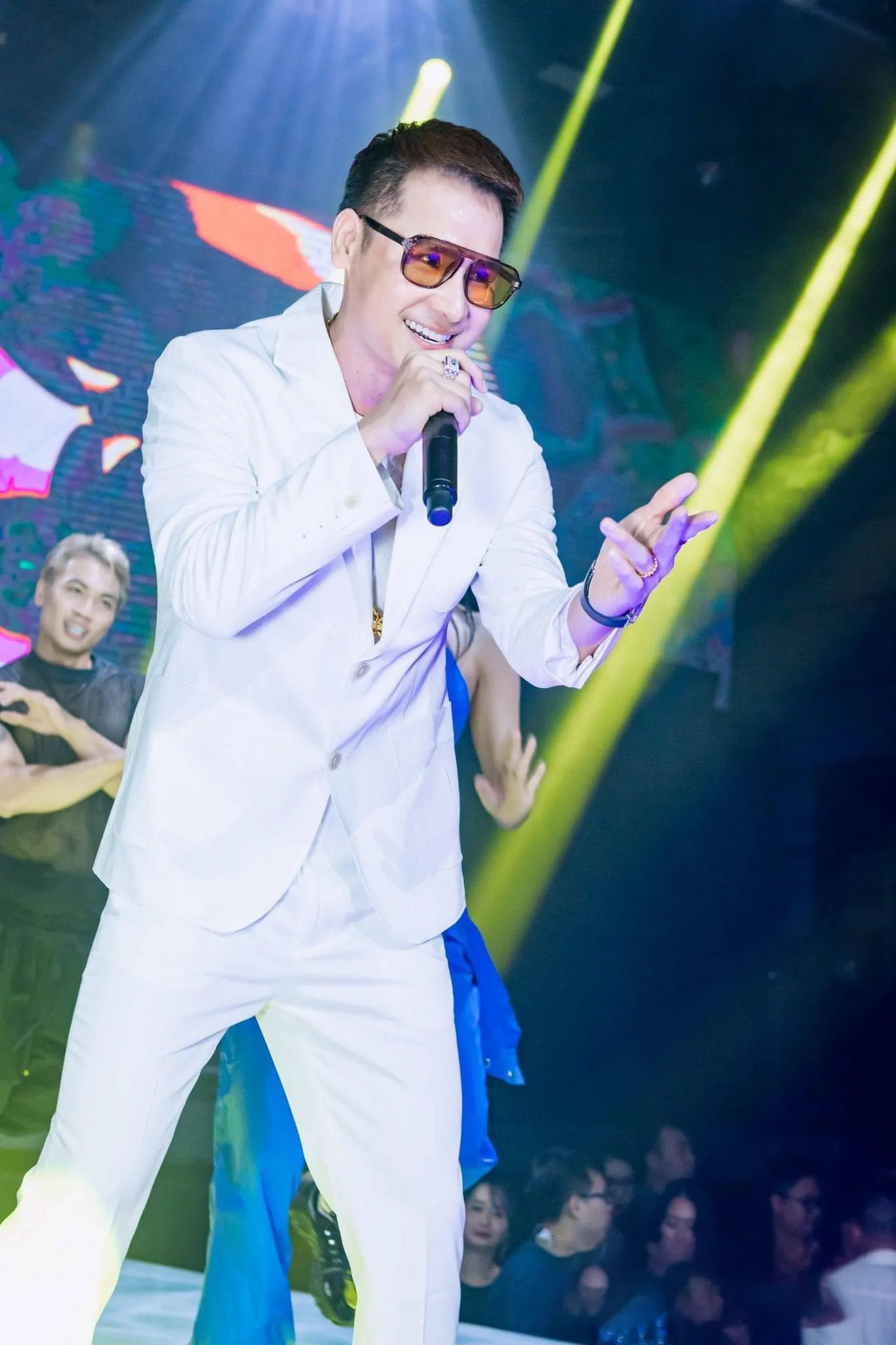 ca-si-chu-bin-to-co-nguoi-muon-choi-xau-mot-lan-nua-2