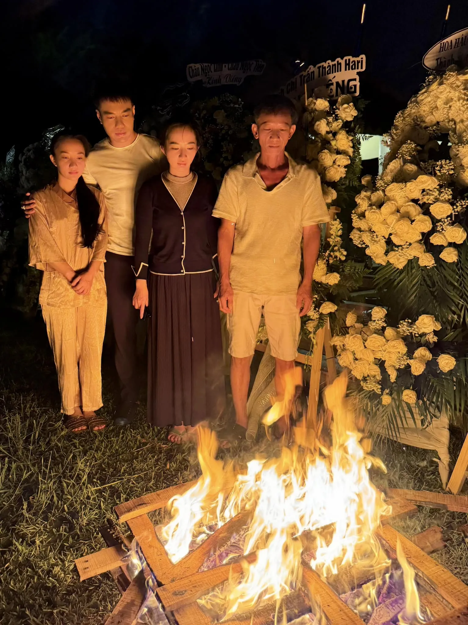 le-duong-bao-lam-xin-loi-khan-gia-vi-mang-khong-khi-u-buon-chuyen-gia-dinh-2