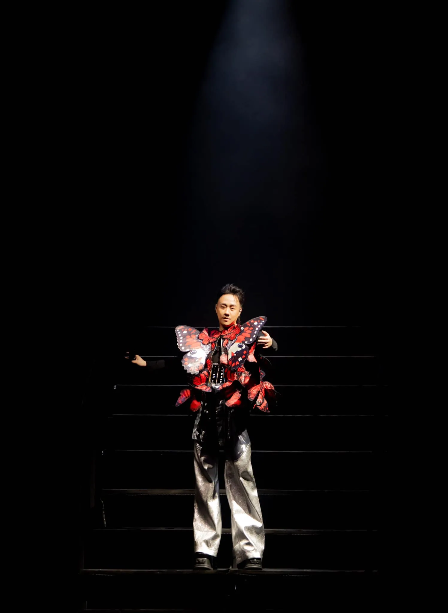 dam-vinh-hung-ung-ho-liveshow-cua-trung-quan