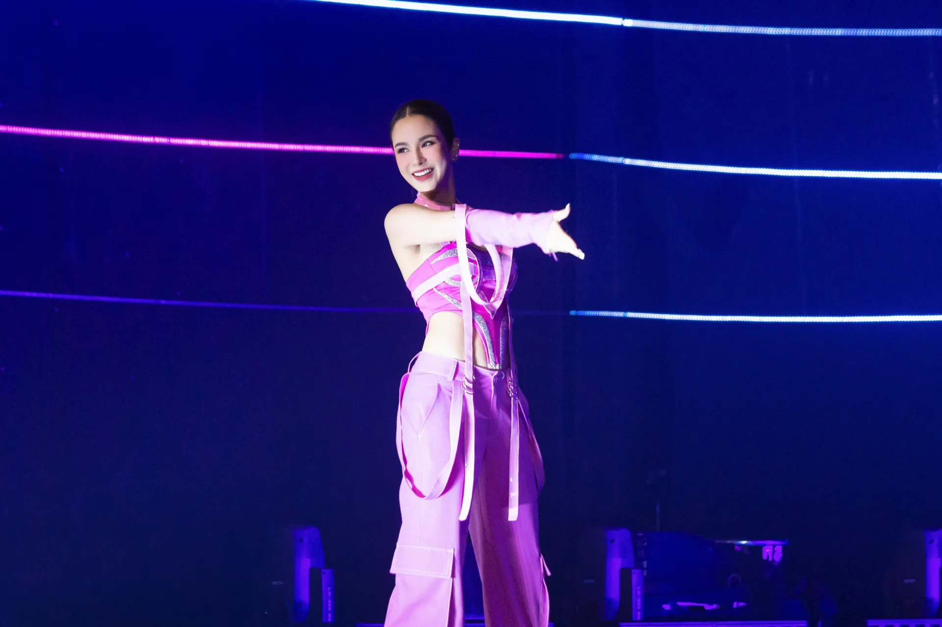 diep-lam-anh-chi-dep-dap-gio-re-song-tap-1-6