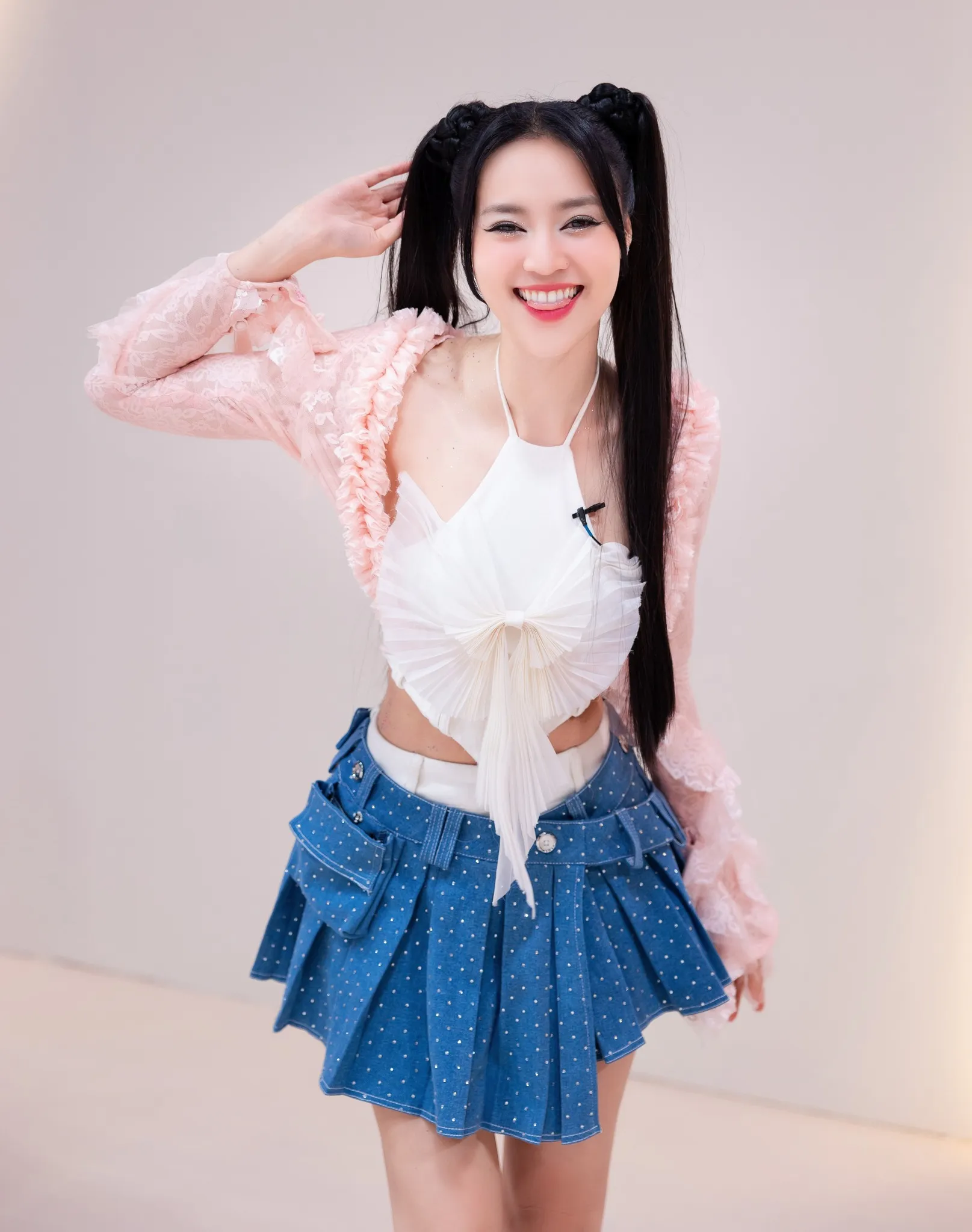 ninh-duong-lan-ngoc-be-trap-cho-dam-cuoi-phuong-lan