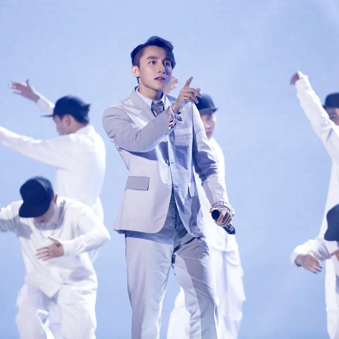 son-tung-mtp-noi-tiep-my-tam-tham-gia-2-ngay-1-dem-3