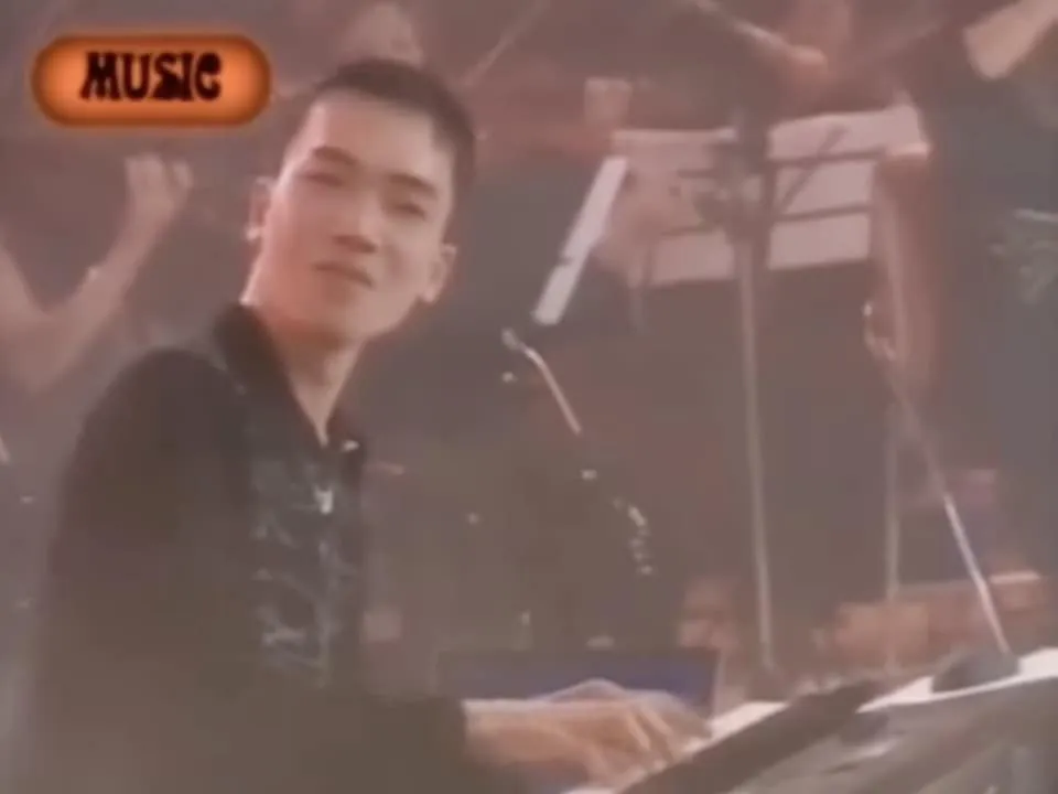 san-khau-hat-buc-thu-tinh-dau-tien-cua-my-linh-tu-20-nam-truoc-hot-tro-lai-1