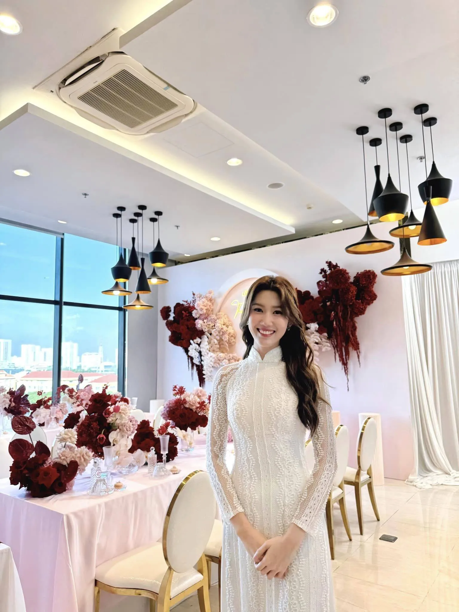 nhan-sac-an-tuong-cua-thuy-ngan-trong-le-gia-tien-cua-puka-gin-tuan-kiet (3)