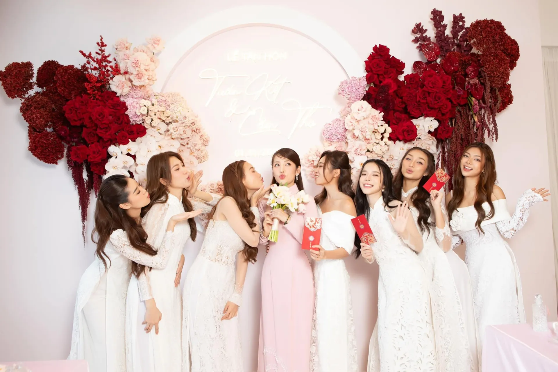 nhan-sac-an-tuong-cua-thuy-ngan-trong-le-gia-tien-cua-puka-gin-tuan-kiet (5)