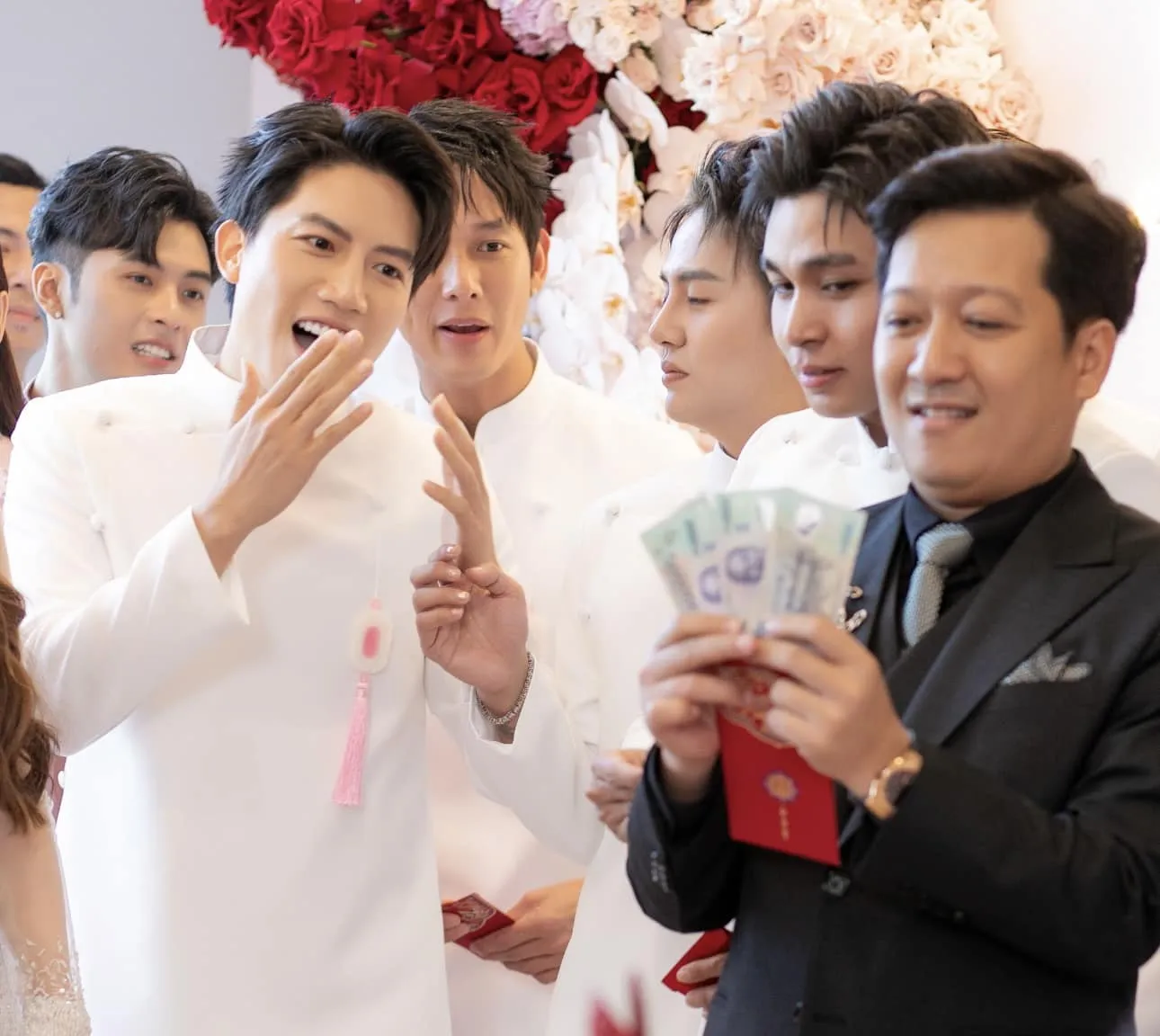 anh-tu-va-lyly-up-mo-thoi-diem-to-chuc-dam-cuoi-2