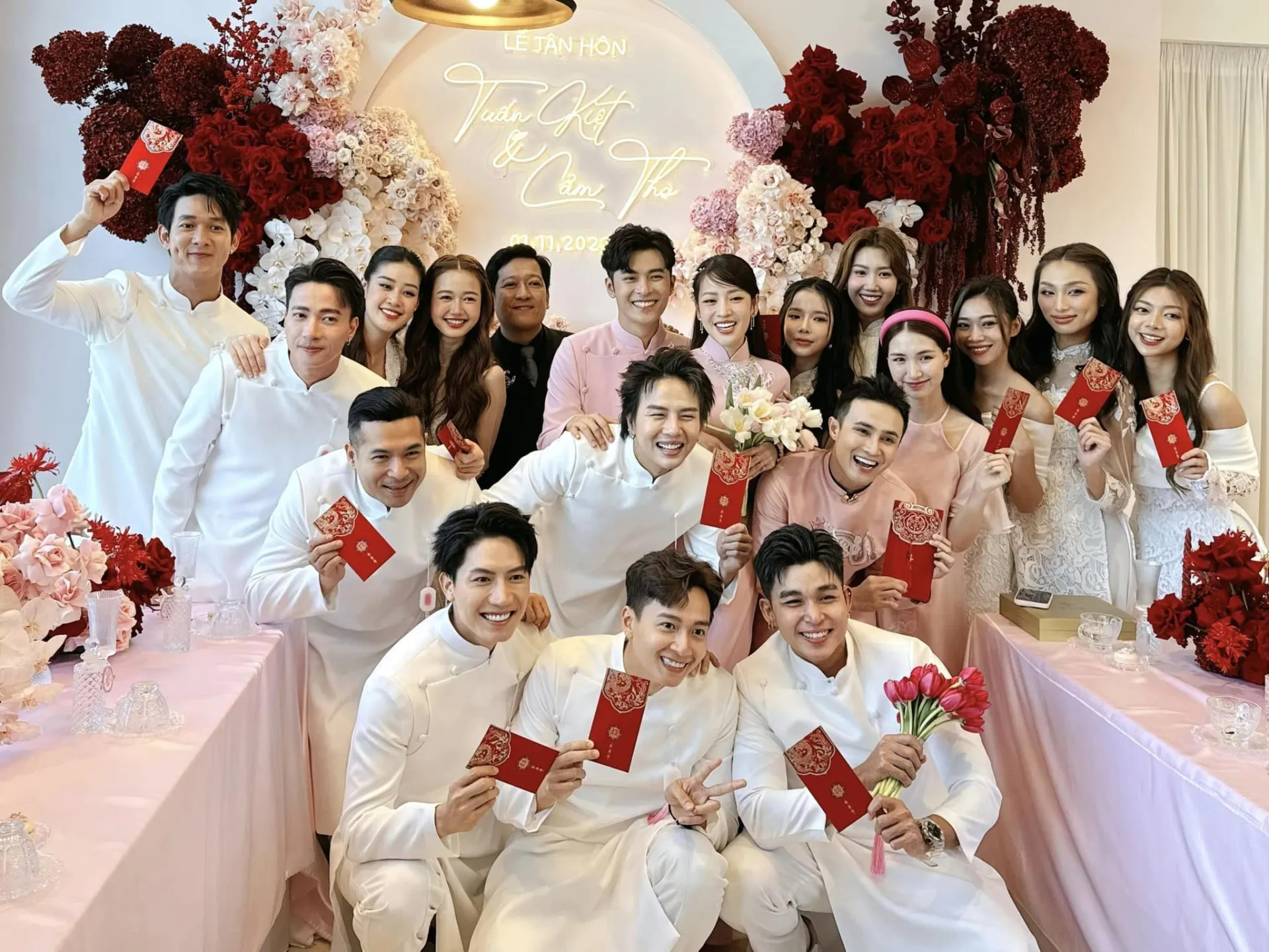 anh-tu-va-lyly-up-mo-thoi-diem-to-chuc-dam-cuoi-3