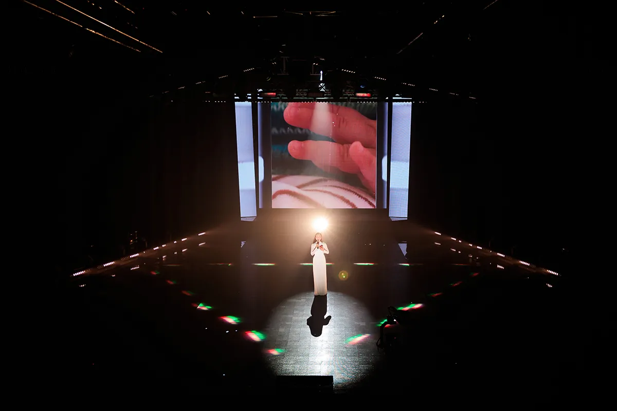 hoang-oanh-chi-dep-dap-gio-re-song (2)