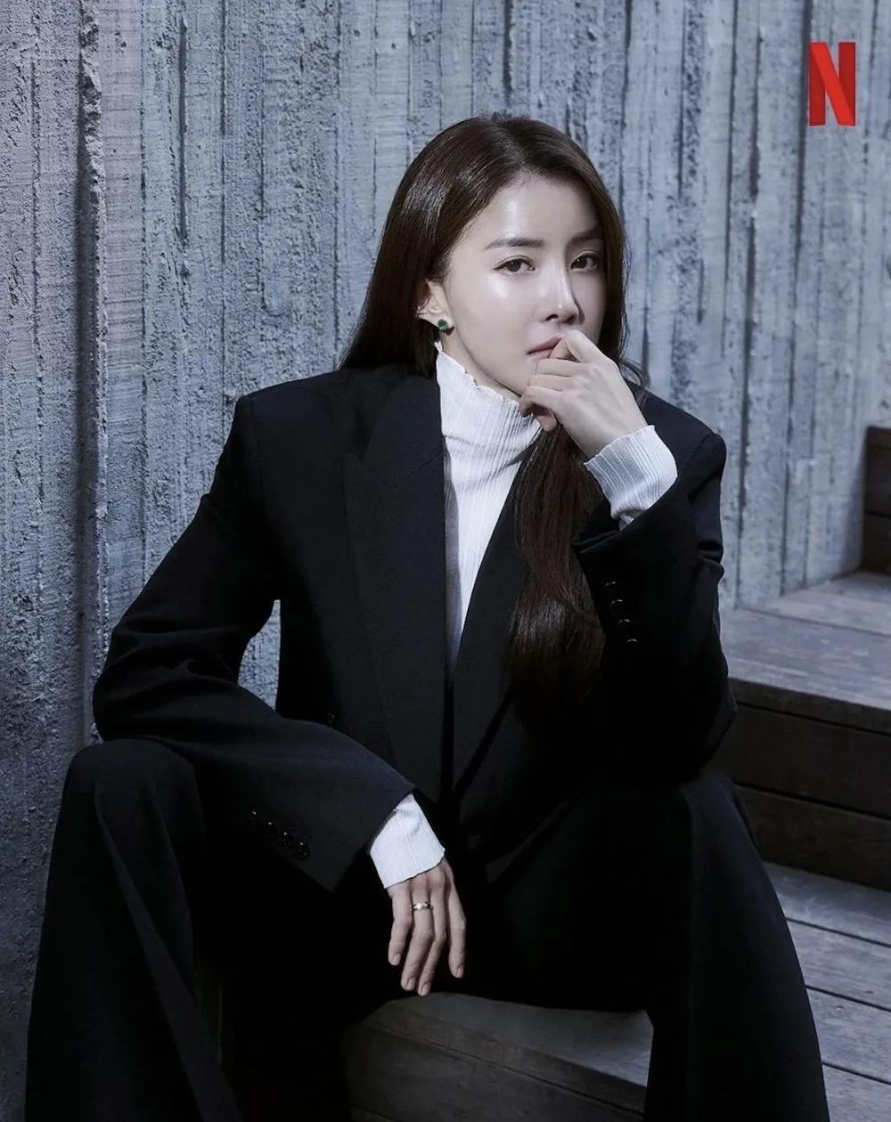 nu-dien-vien-ngat-xiu-khi-leo-nui-phai-tho-oxy-2