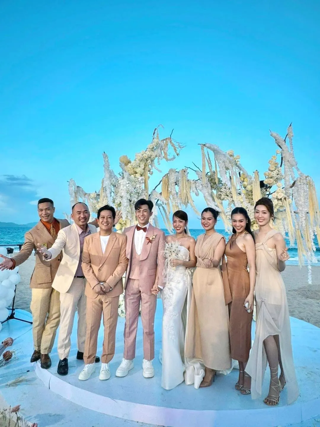 dam-cuoi-puka-va-gin-tuan-kiet-o-cam-ranh-4
