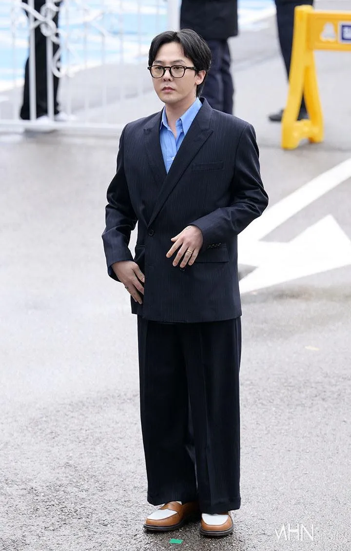 gdragon-trinh-dien-tai-so-canh-sat-ve-cao-buoc-dung-chat-kich-thich-3