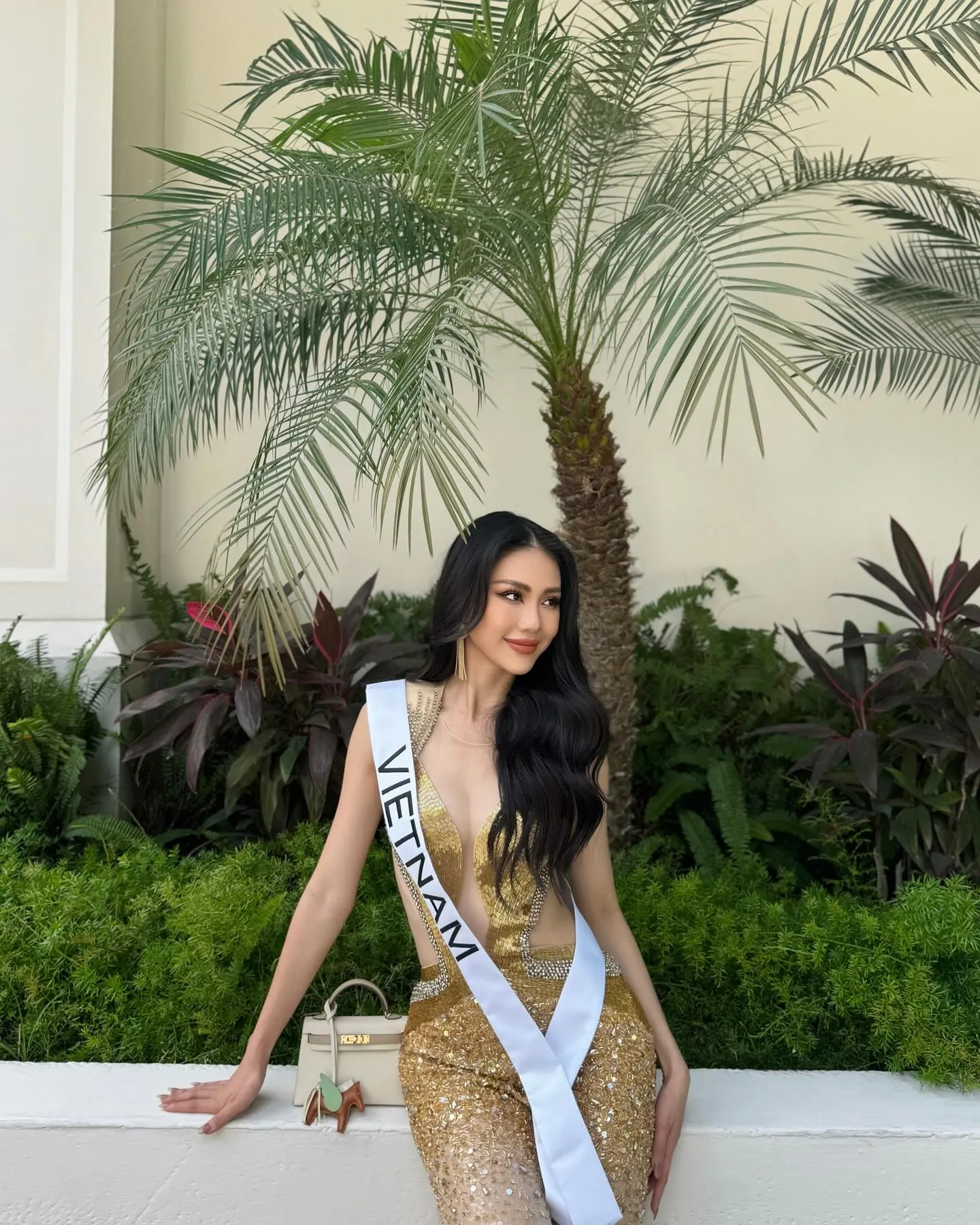 bui-quynh-hoa-co-bieu-hien-la-tai-miss-universe-1
