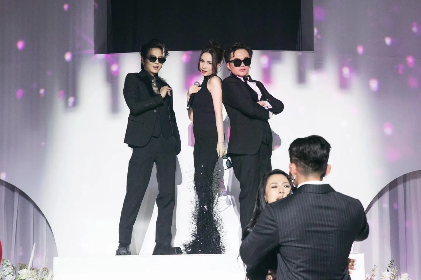 duy-khanh-giai-thich-ve-buc-anh-than-thiet-ben-hoa-minzy-2