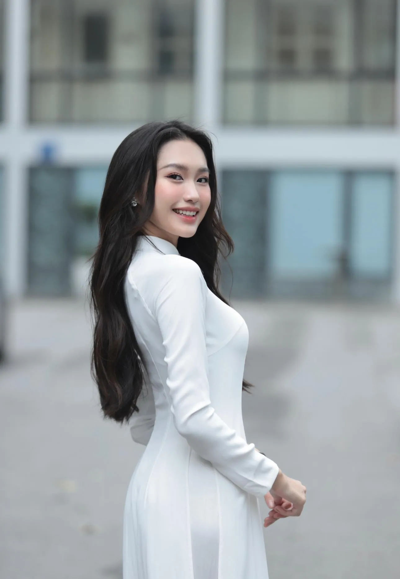 vo-cua-doan-van-hau-lam-nghe-gi-5