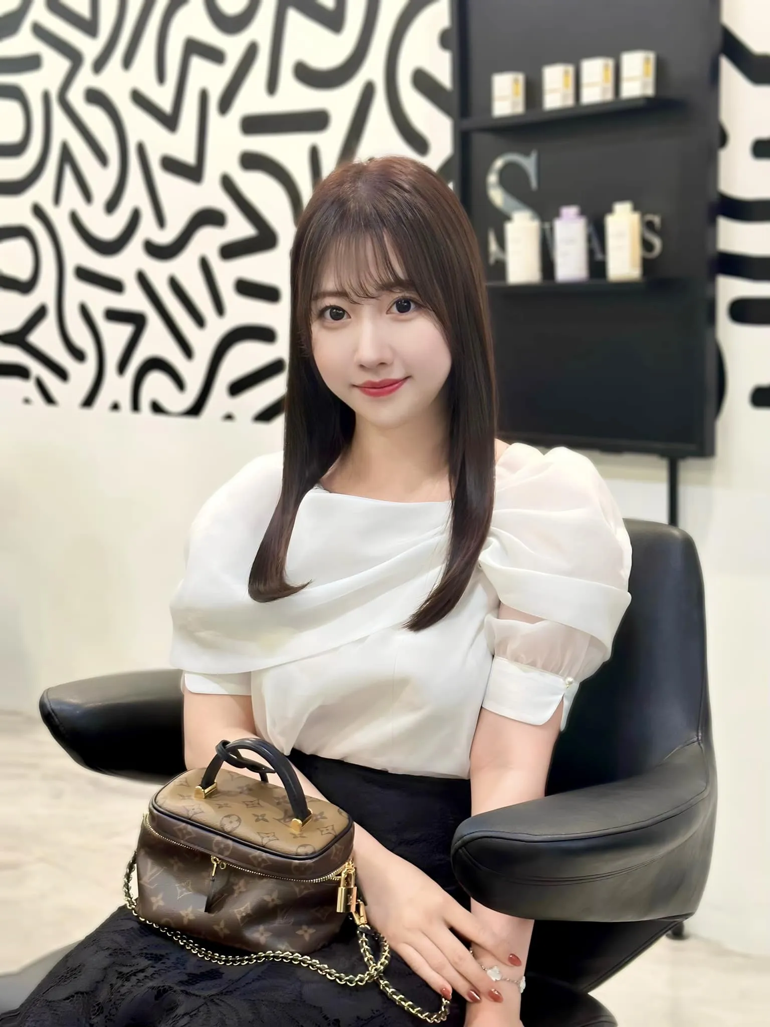 giang-vien-tieng-nhat-so-huu-ve-dep-bi-nham-la-sinh-vien-3