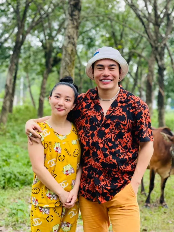 le-duong-bao-lam-kho-xu-khi-me-va-vo-mau-thuan-1-4