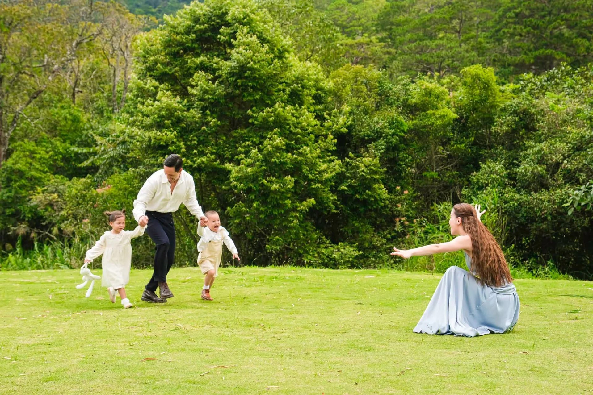 ho-ngoc-ha-va-kim-ly-to-chuc-dam-cuoi-trong-mv-moi-3