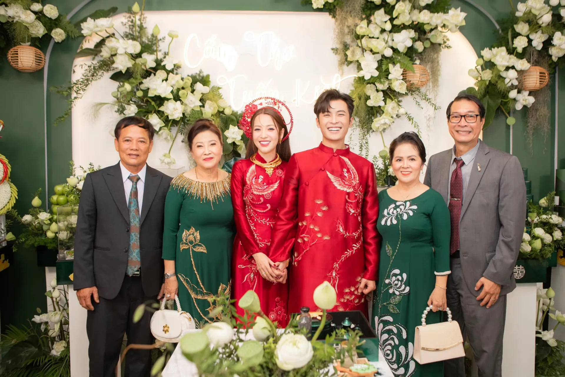 me-chong-puka-co-phan-ung-khi-hoa-minzy-quay-tung-bung-dam-cuoi