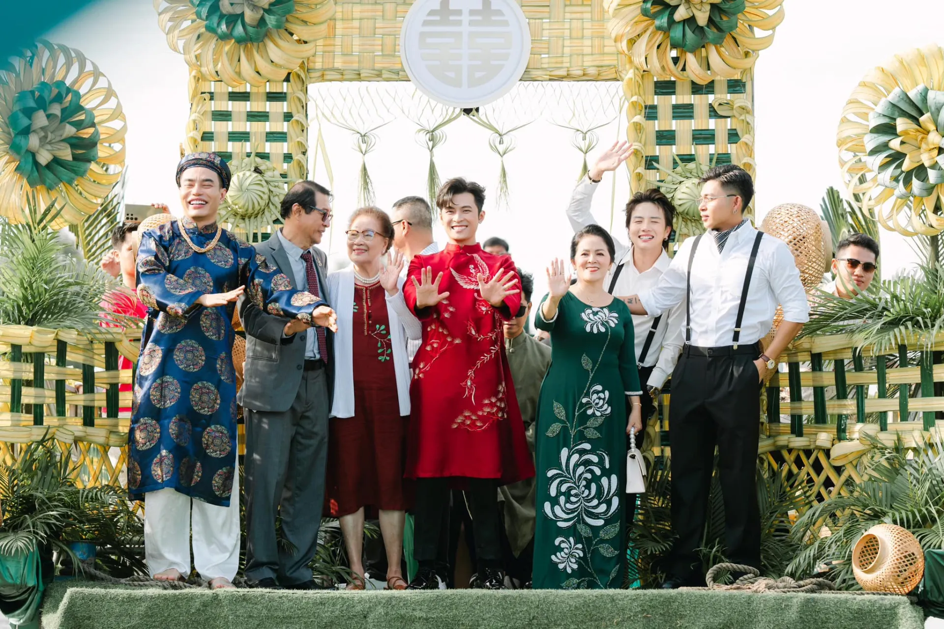 me-chong-puka-co-phan-ung-khi-hoa-minzy-quay-tung-bung-dam-cuoi-4