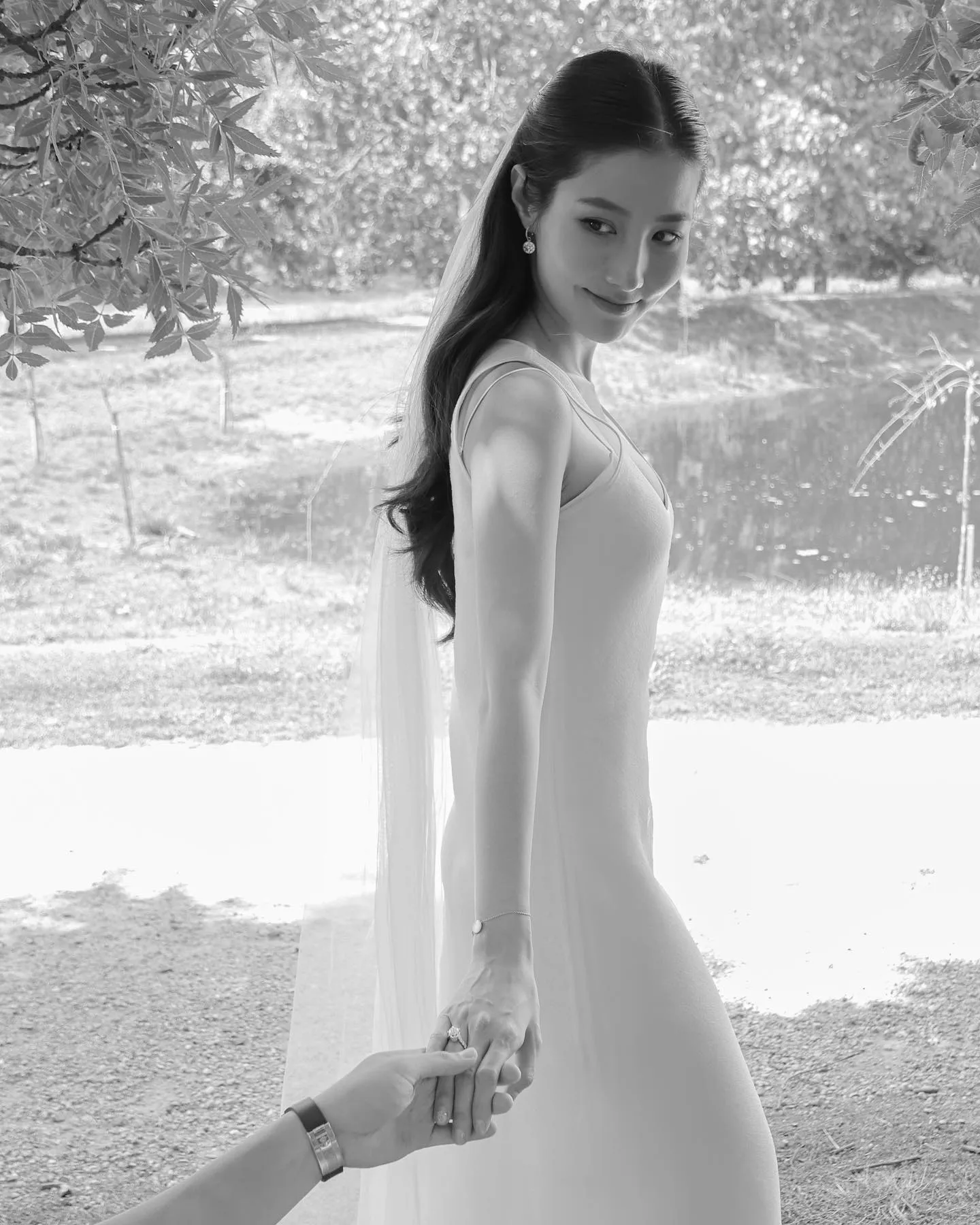 tin-nhan-moi-cuoi-online-nhan-con-mua-loi-khen-cua-diem-my-9x