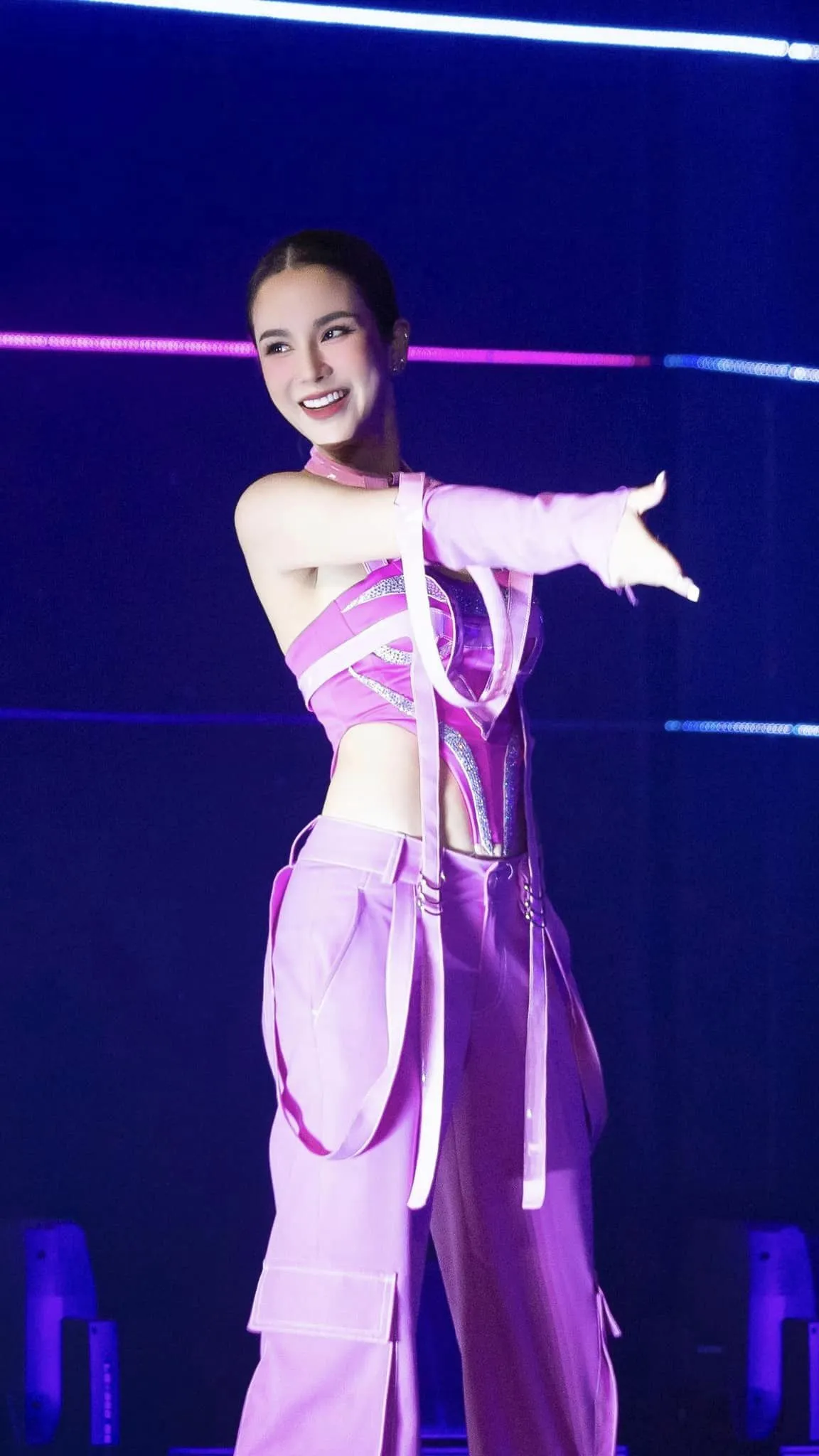 diep-lam-anh-tiet-lo-cau-chuyen-chan-dong-tai-chi-dep-dap-gio-re-song-1