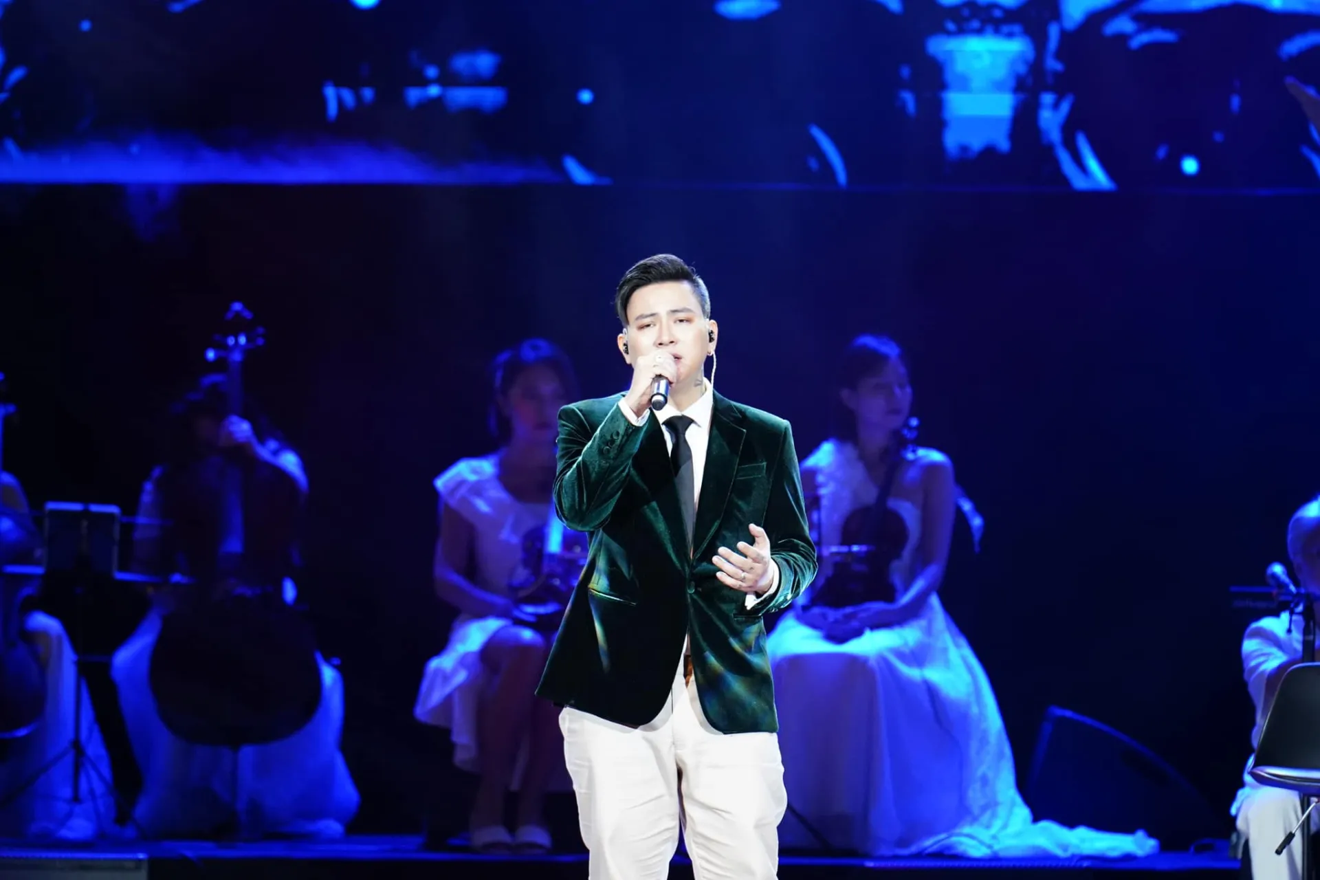 hoai-lam-hien-ra-sao-khi-vo-cu-hanh-phuc-ben-dat-g-4