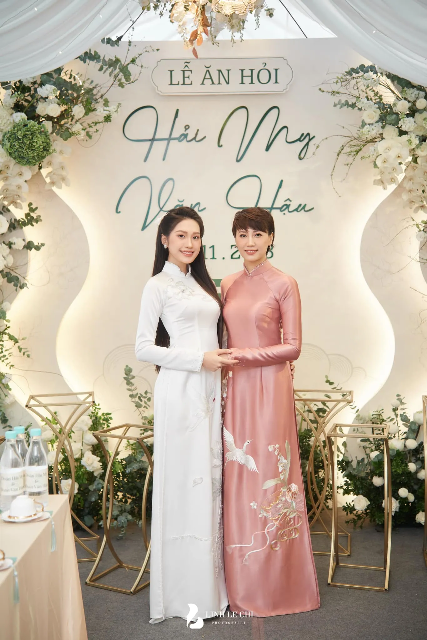 3-chiec-ao-dai-me-doan-hai-my-mac-trong-dam-cuoi-con-gai