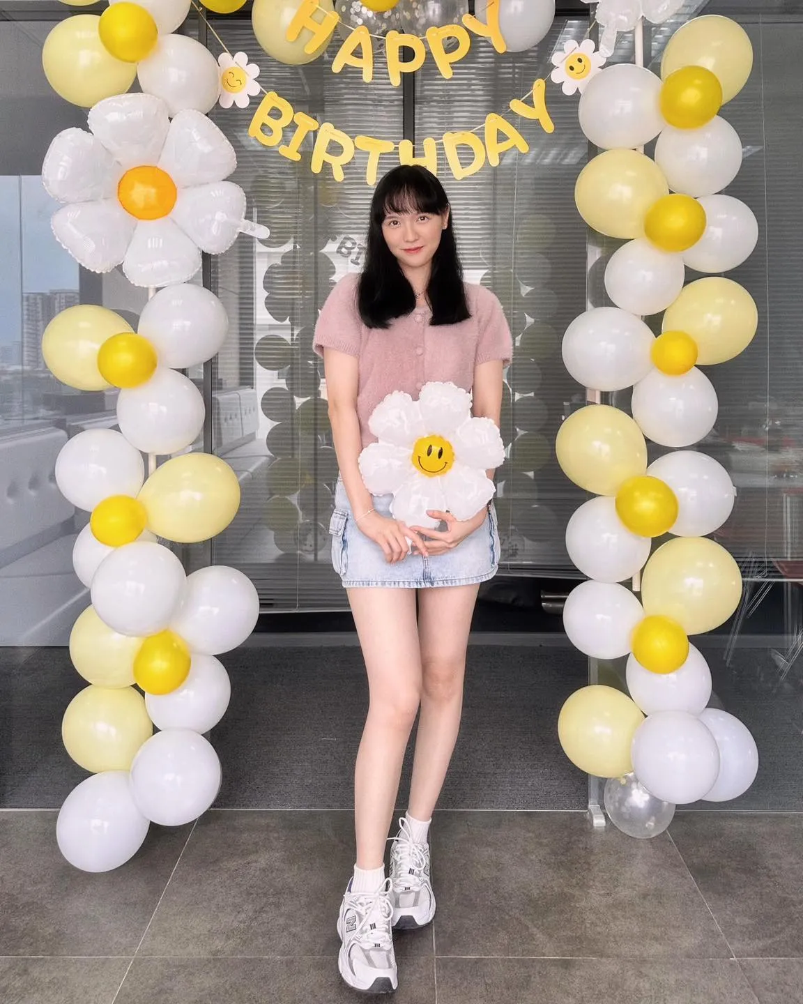 hai-tu-va-ben-pham-trong-tiec-sinh-nhat-6