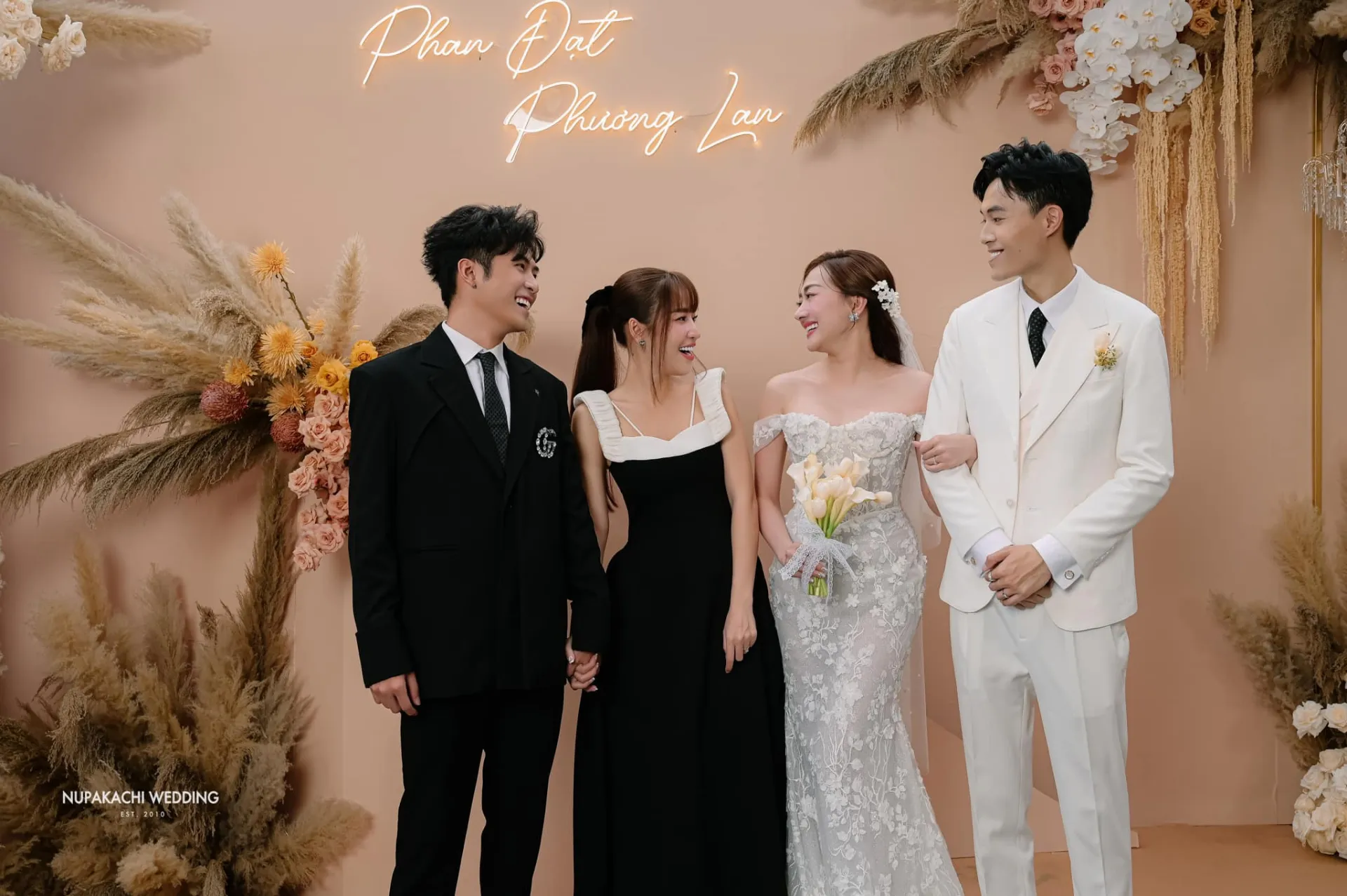 phuong-lan-va-phan-dat-to-chuc-dam-cuoi-o-ninh-binh-1