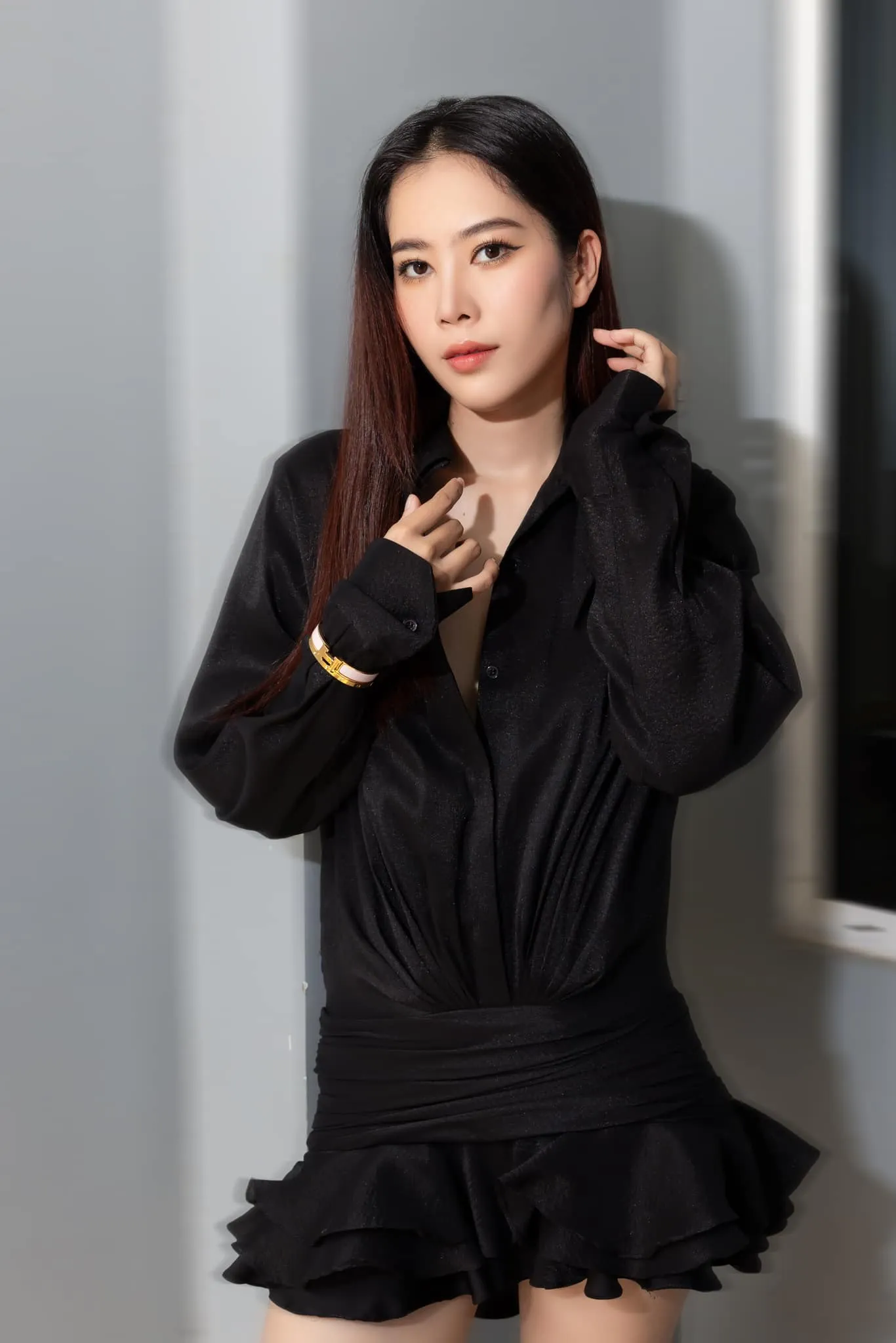 nam-em-an-y-chuyen-mat-co-do-ap-luc-du-luan-1