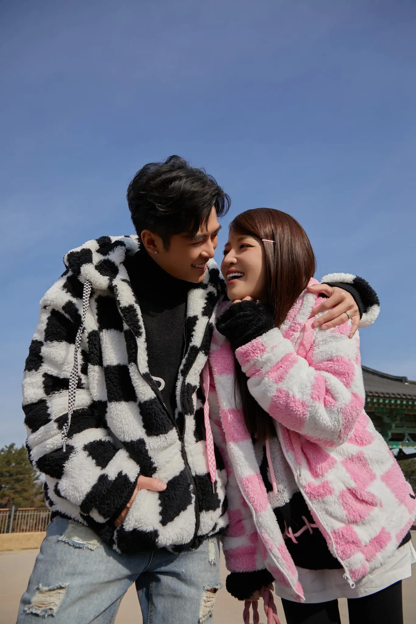 phong-cach-thoi-trang-kho-hieu-cua-puka-va-gin-tuan-kiet-9