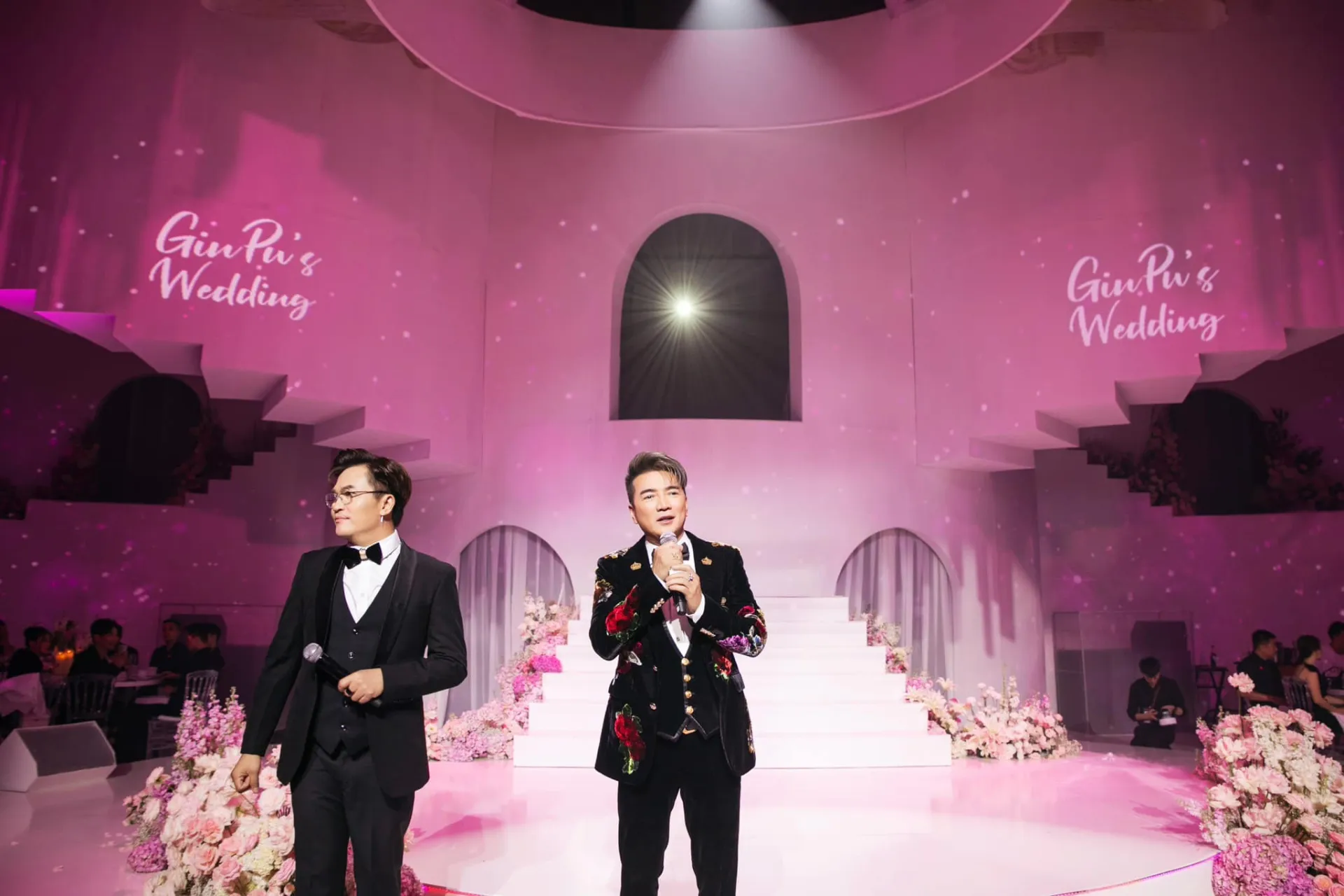 dam-vinh-hung-chia-se-mon-qua-cuoi-tang-puka-va-gin-tuan-kiet-3