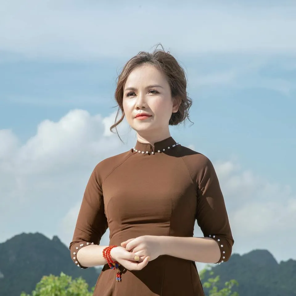 dien-vien-hoang-yen-ve-nha-di-co-xuong-toc-xuat-gia-2