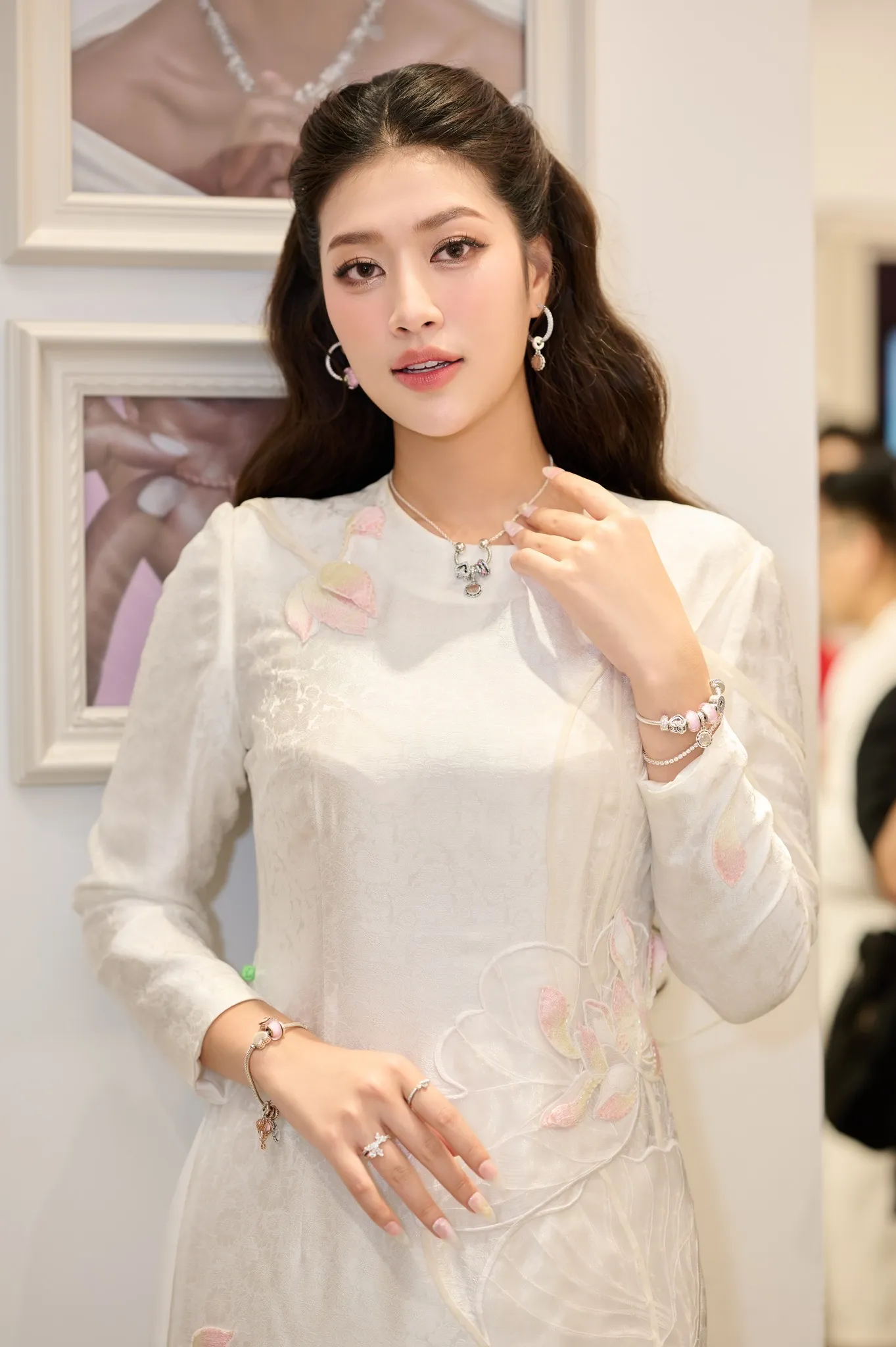 dan-phu-dau-trong-dam-cuoi-cua-diem-my-9x-6