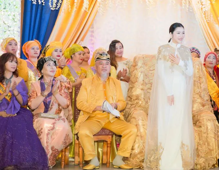ly-nha-ky-danh-hieu-cong-chua-chau-a-tuoi-u5o-van-le-bong-6