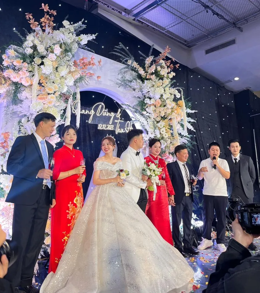 su-co-hy-huu-trong-dam-cuoi-ha-ma-tau-2