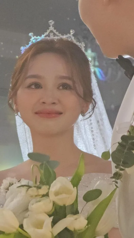 su-co-hy-huu-trong-dam-cuoi-ha-ma-tau-3