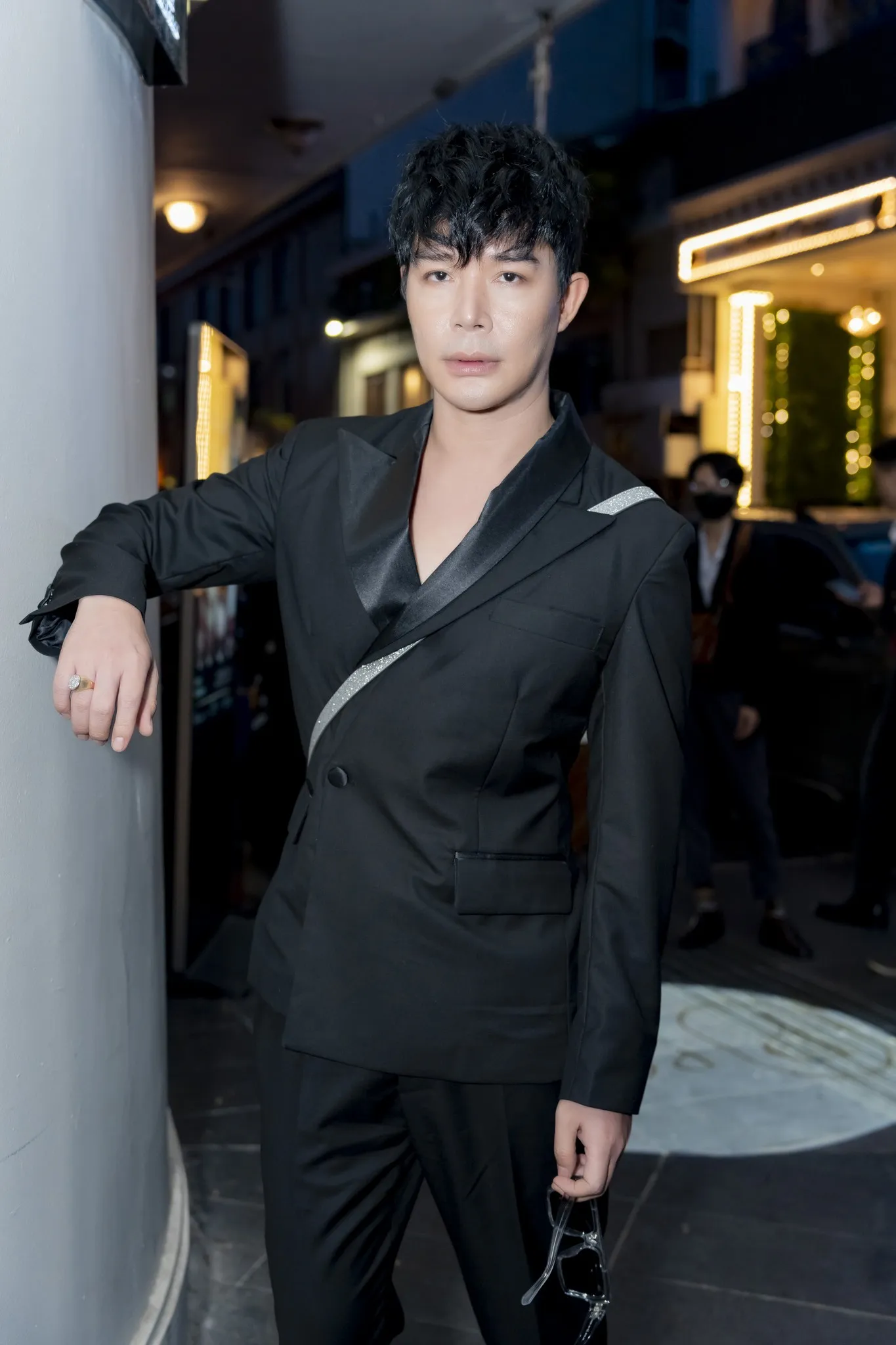 cuoc-song-hien-tai-cua-nathan-lee-ra-sao-sau-thoi-gian-vang-bong-1