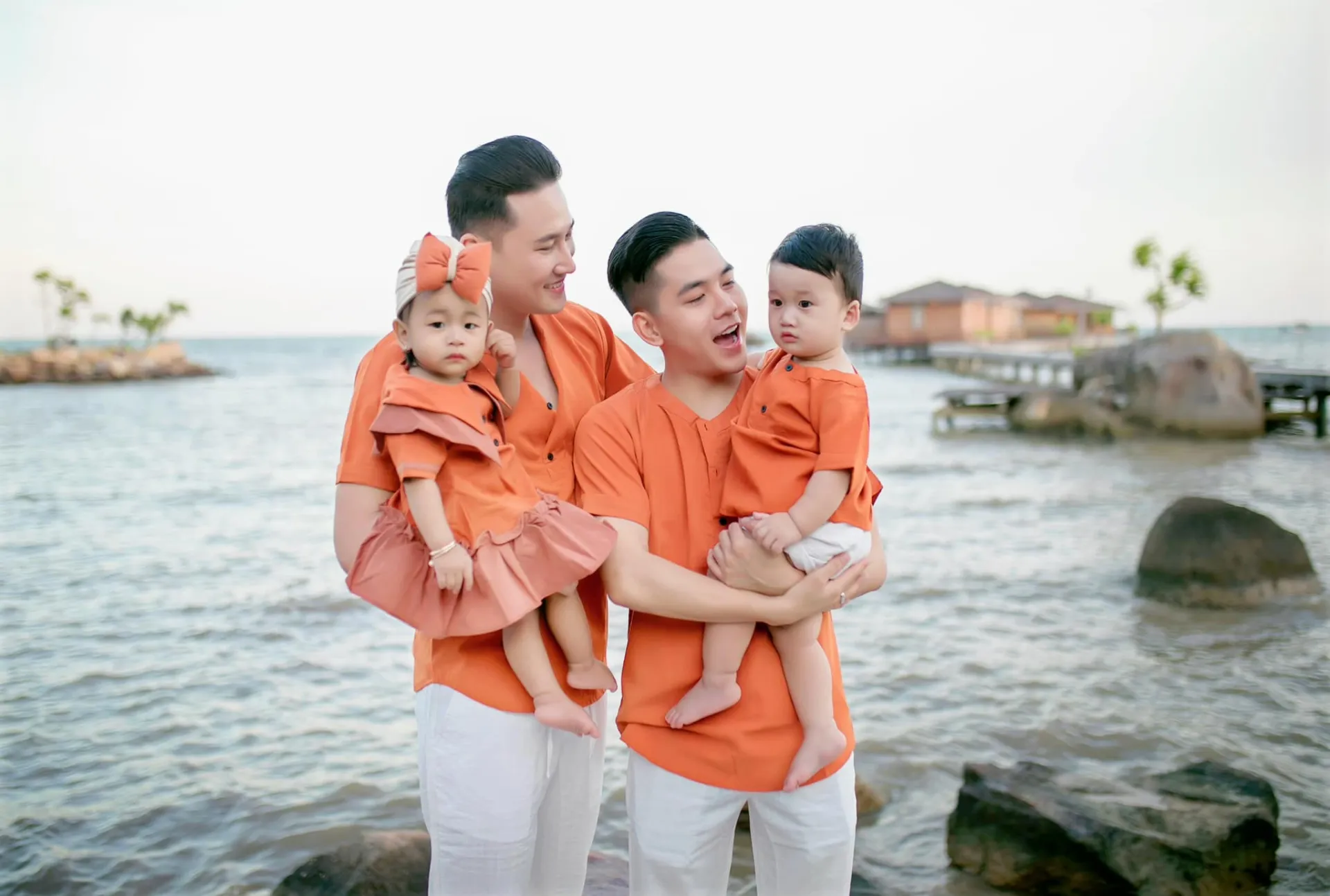 ha-tri-quang-va-thanh-doan-to-chuc-dam-cuoi-o-3-noi-khac-nhau