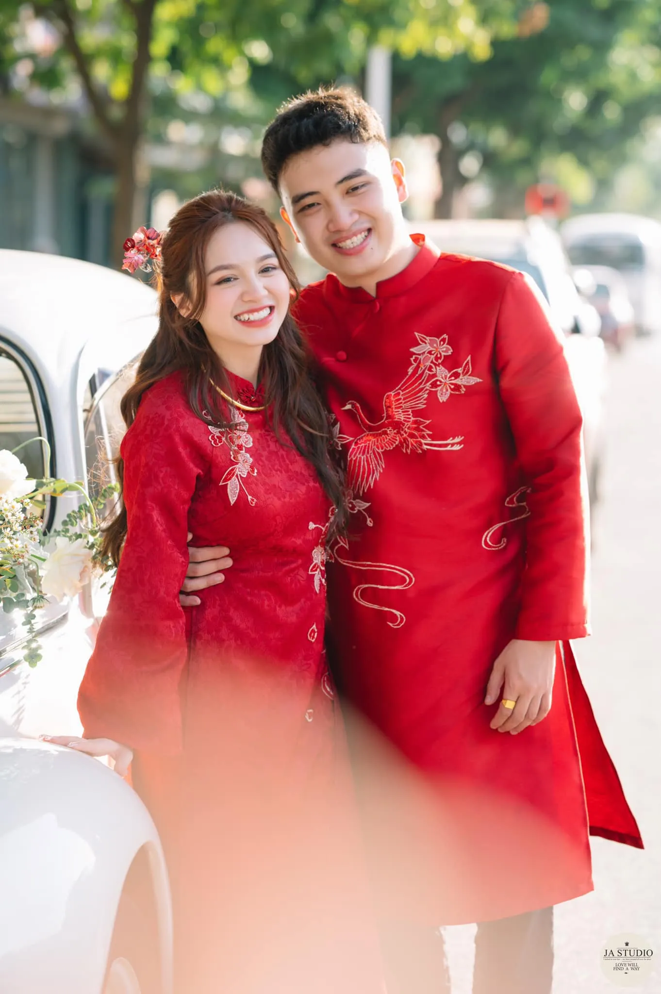 sep-nha-nguoi-ta-mung-cuoi-nhan-vien-sap-tien-day-com-1