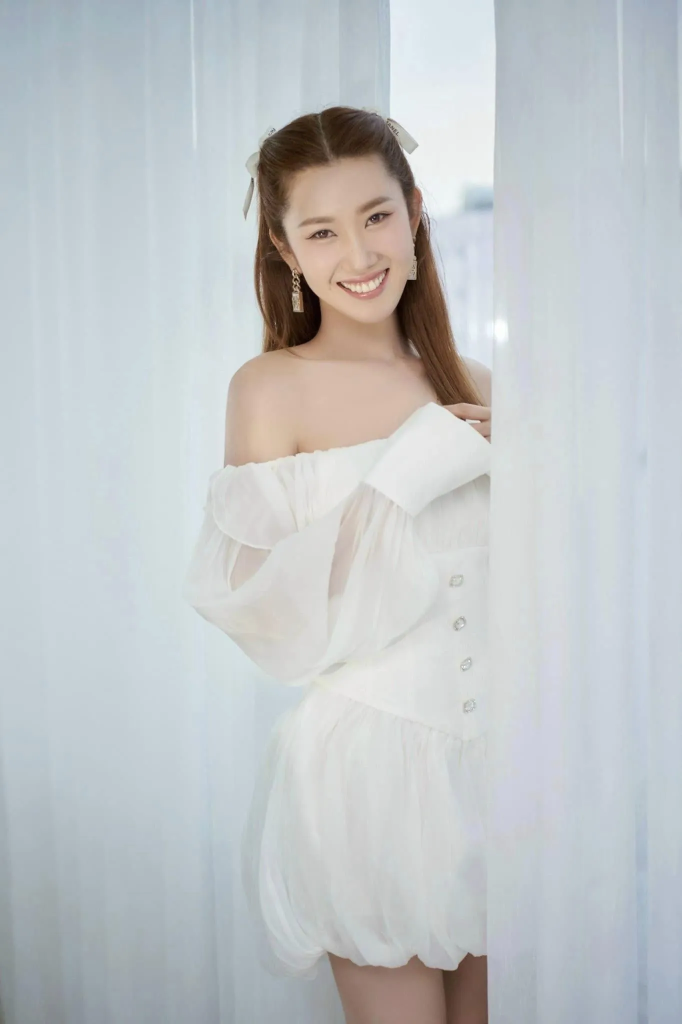 thuy-ngan-trai-long-chuyen-tinh-cam-sau-on-ao-hen-ho-jack-1