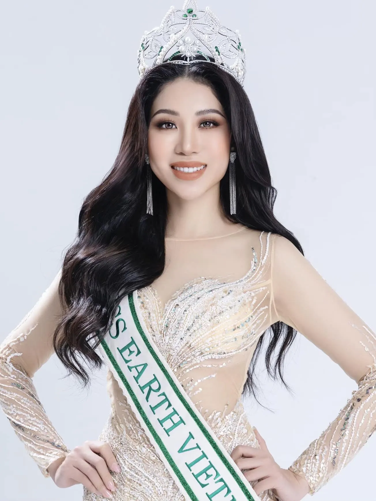 hoa-hau-lan-anh-dat-danh-hieu-tai-miss-earth-2023