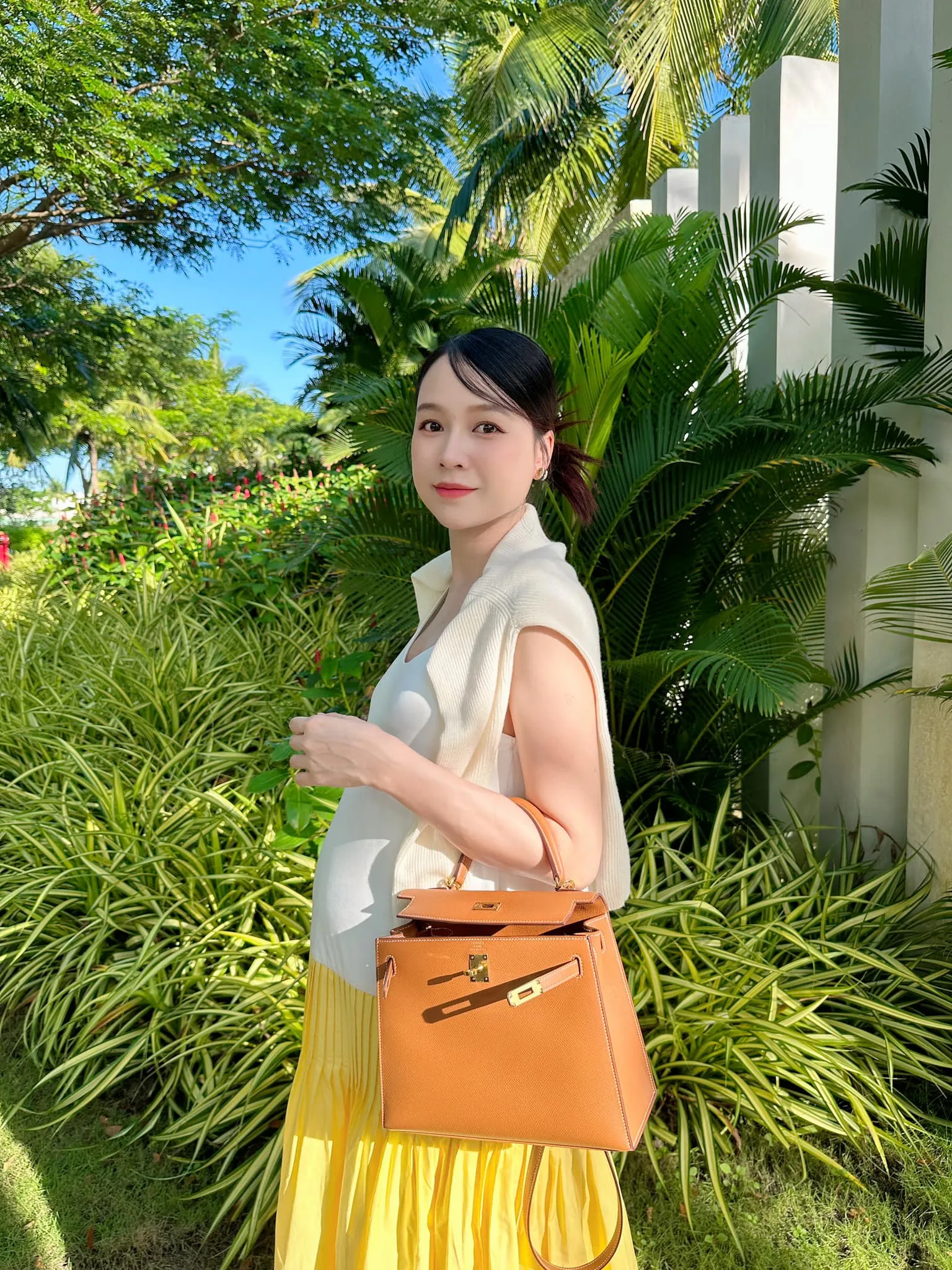 thoi-trang-khi-mang-thai-cua-sam-3